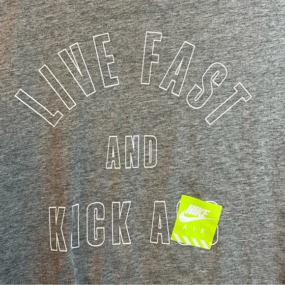 NWOT Nike Running Breathable ‘Live Fast and Kick...’ Graphic Top, Size Small - Picture 6 of 7